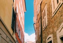 Con Calma, of Course