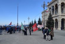 Trieste’s protests continue as entertainment industry representatives gather in Piazza Unità