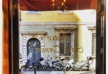 Antico Caffè Torinese offers take-away service