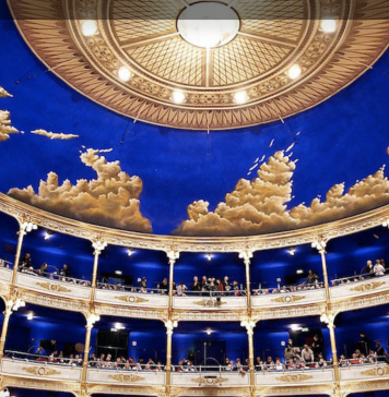 A Hilarious Triumph: Rocco Papaleo Shines in Gogol’s “The Government Inspector” At The Rossetti Theater