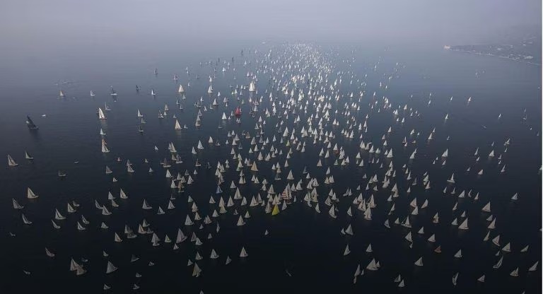 The picture of Barcolana regatta from 2019 that rendered Giovannini famous all over the world