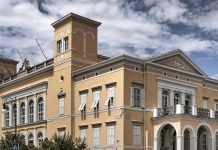 Working Alongside AI: Rethinking Collaboration in Hybrid Teams