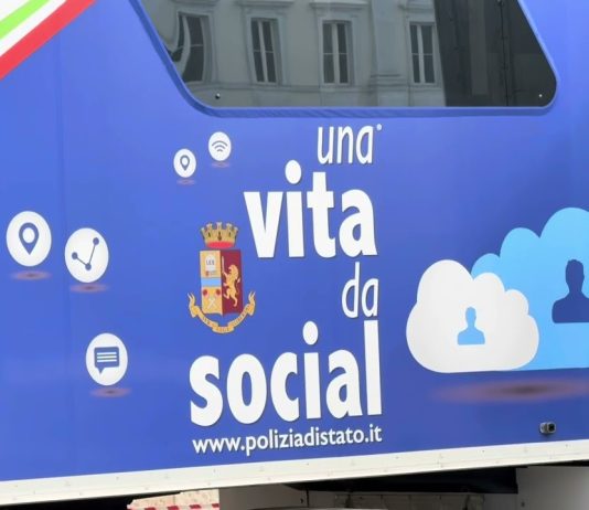“Una Vita da Social” Truck Educates Young Students on Online Safety